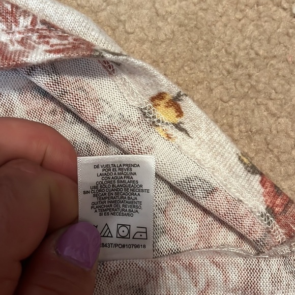 Wallflower Cream Floral Peplum Button Down Blouse.  Size Medium - Picture 8 of 9